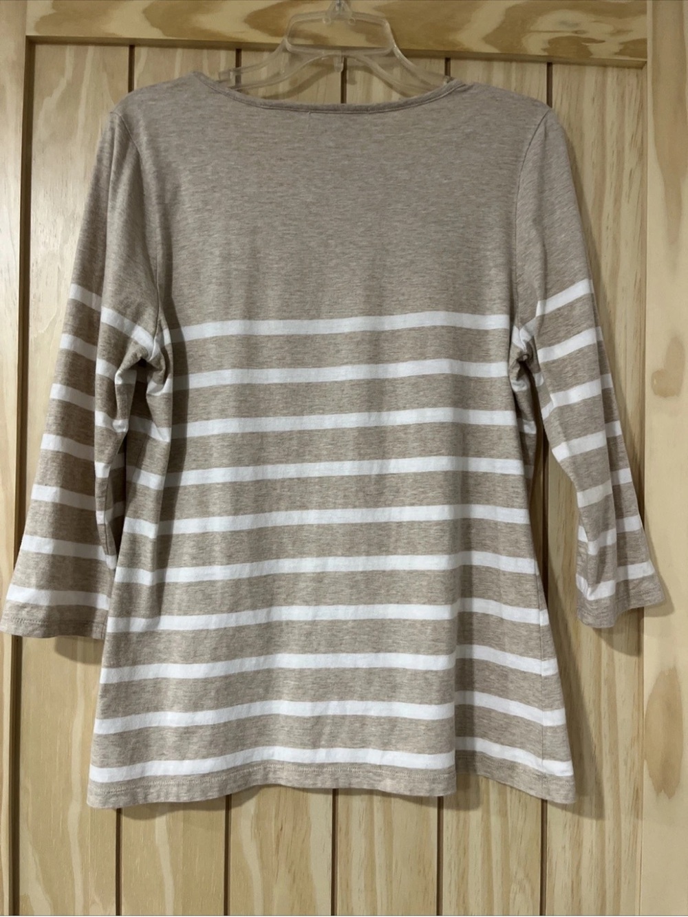 Liz Claiborne Beige and White Striped Scoop Neck 3/4 Sleeve Top - Picture 6 of 10